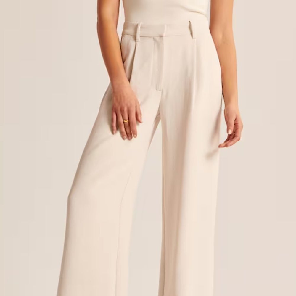 Cream loose  slacks - Picture 8 of 10